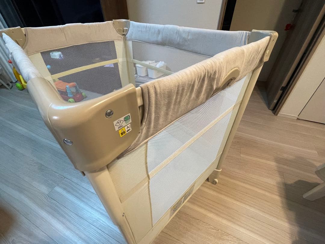 アップリカ ココネル　エアープラスAB/ホワイトベージュ