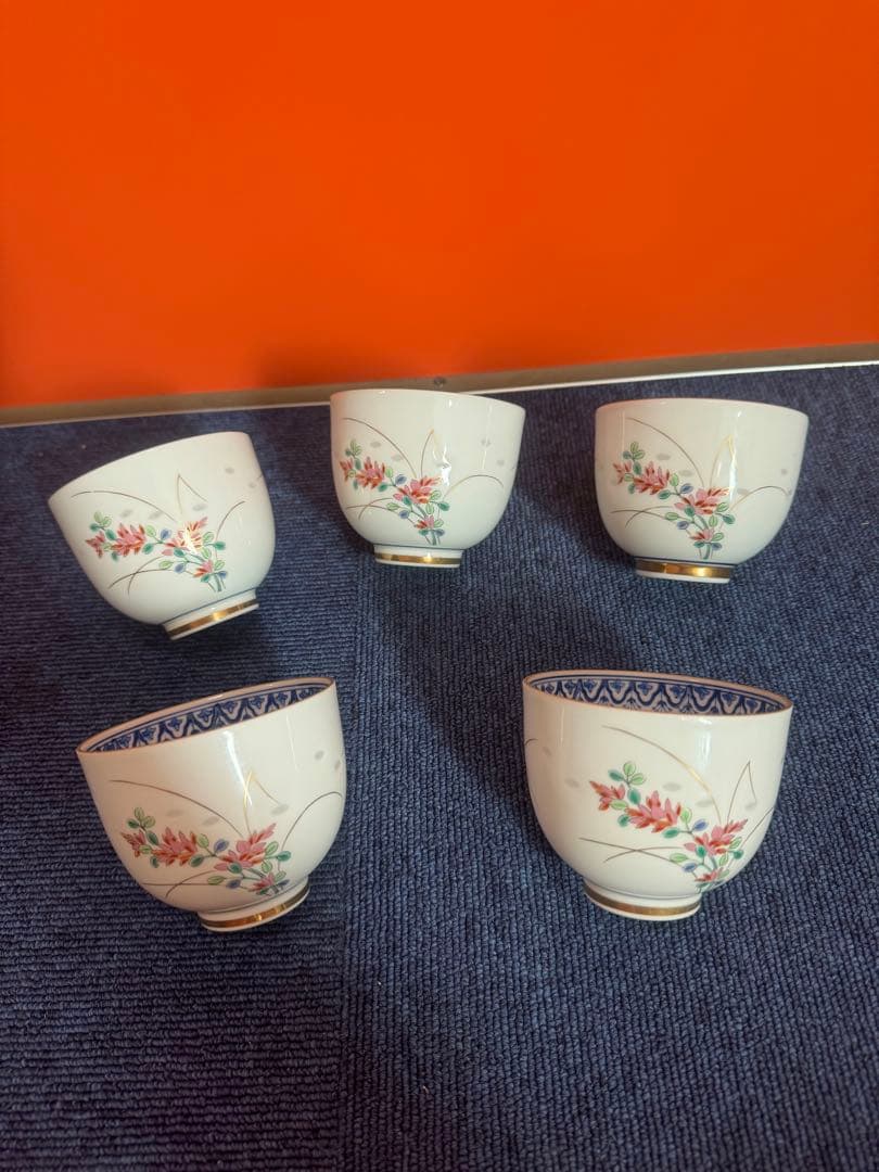 1809  其泉　蛍草花文　湯呑　5客　金彩　未使用