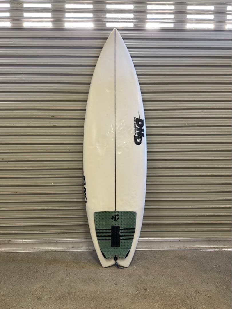 DHD サーフボード　(新品フィン付き)