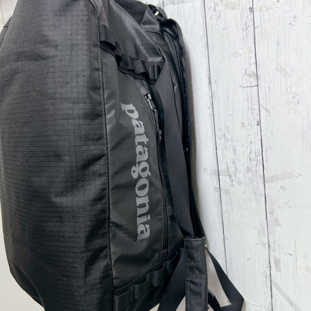 【美品】パタゴニア ブラックホールダッフル 40L 黒 ボストン リュック 人気