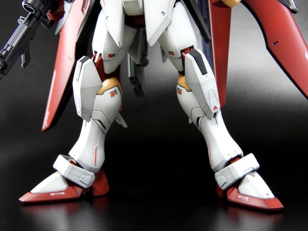モ*コ様 HGCE デスティニーガンダム (ハイネ専用機) / ガンプラ 完成品