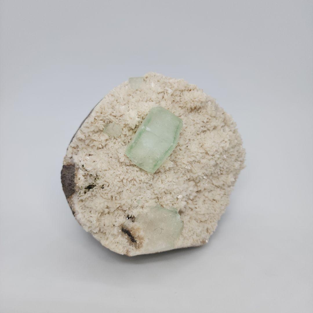 アポフィライト×パイロモルファイト 共生原石 癒しと変容のエネルギー石