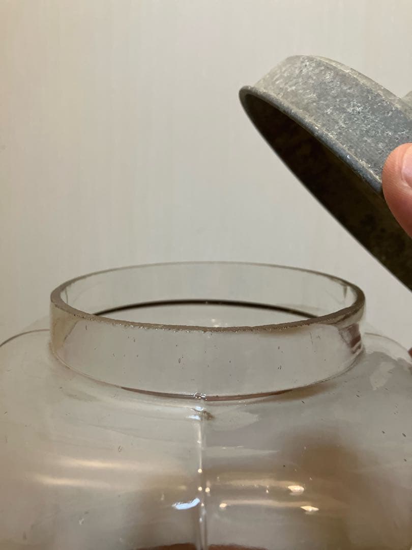 存在感抜群！アルミ開閉蓋付きの煙草陳列用ガラス瓶◇たばこ瓶◇昭和レトロ◇古道具