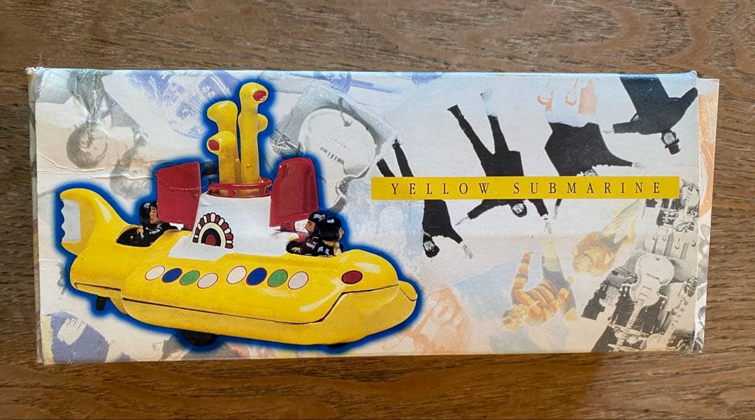 コーギー ミニカー The Beatles イエローサブマリン フィギュア付