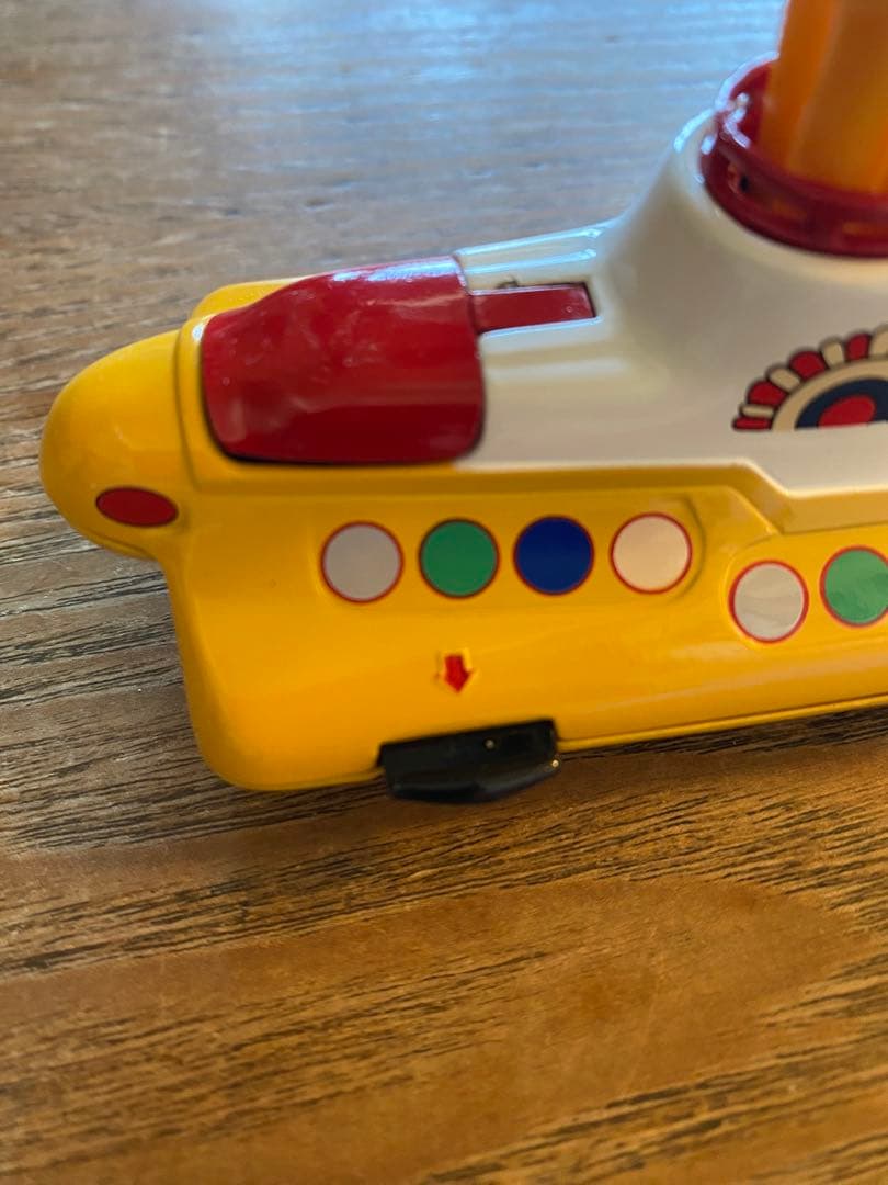 コーギー ミニカー The Beatles イエローサブマリン フィギュア付