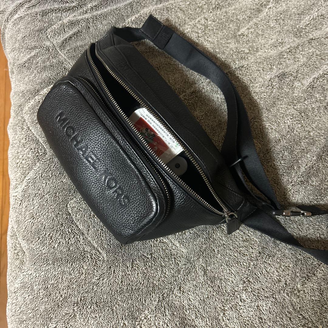 MICHAEL KORS ブラック ショルダーバッグ