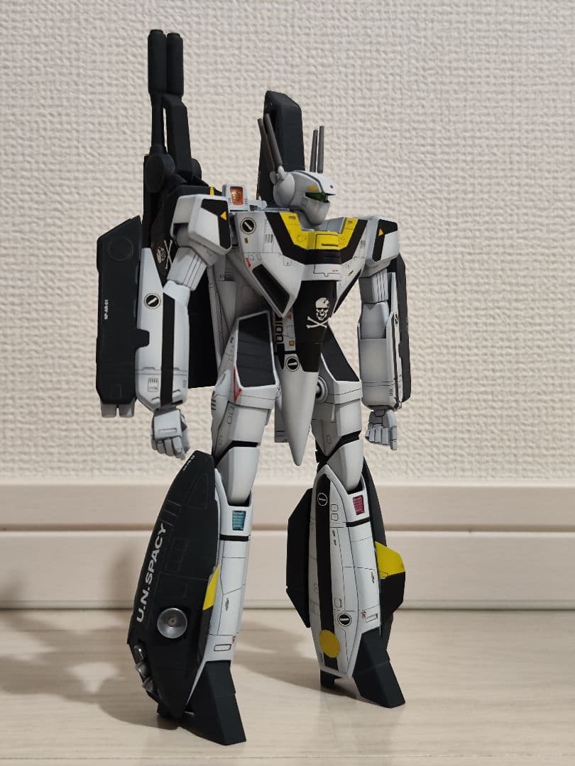 超時空要塞マクロス　1/72　ストライクバルキリー　VF-1S　塗装済完成品