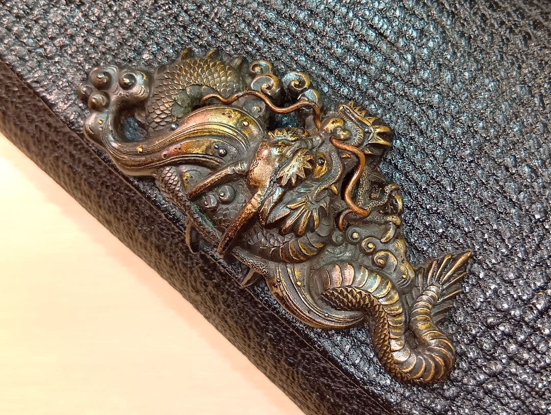 龍前金具／煙草入れ／極上美品饅頭根付／在銘菊川