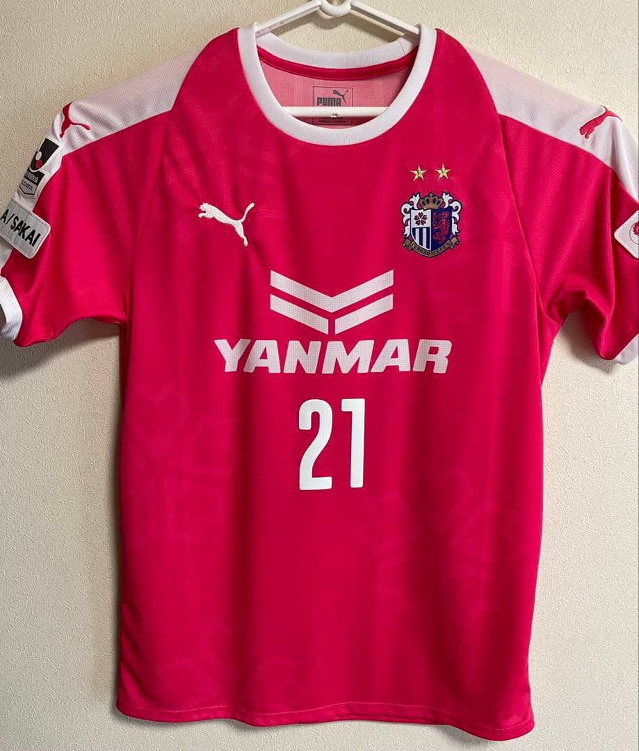 セレッソ大阪　キム・ジンヒョン選手　ユニフォーム　2枚セット(1枚サイン入り)