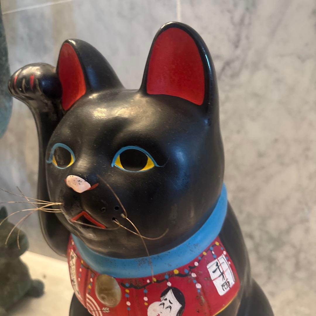 アンティーク妖艶な瞳とシュッとしたお顔立ちおかめさんが福を運ぶ特大招き猫