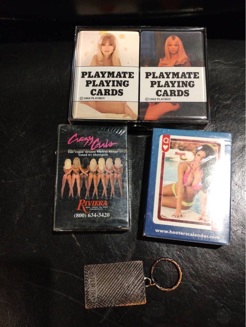 プレイボーイ　PLAYBOY フーターズリビエラ　トランプ リビエラキーホルダー