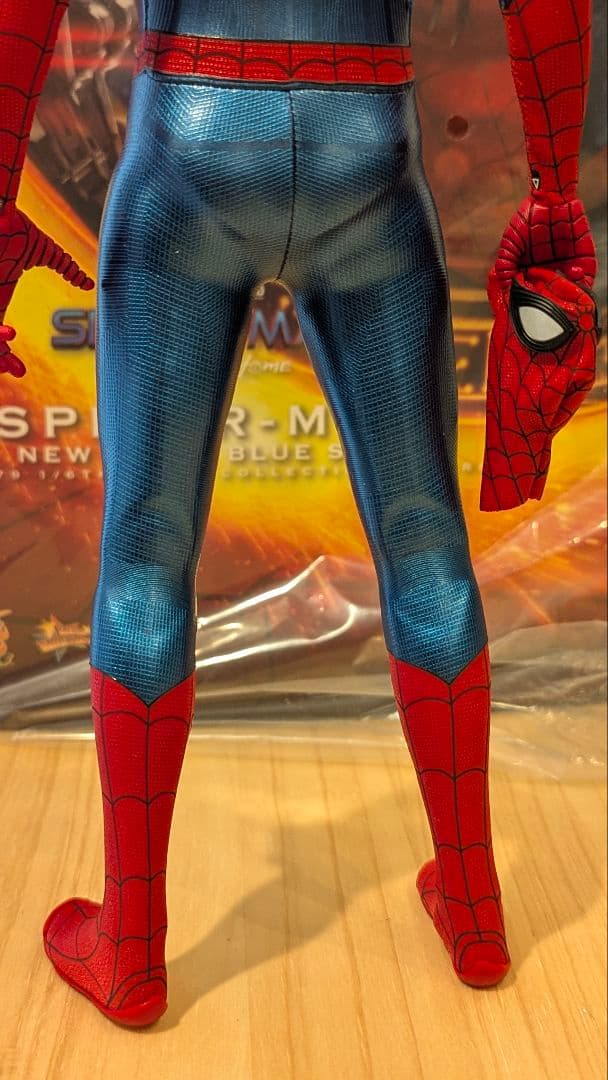 ホットトイズ スパイダーマン ニュー・レッド＆ブルースーツ MMS679