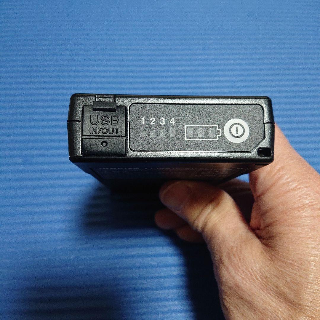 Makita 充電式ヒートベスト LLサイズ CV202D2LLとバッテリー。