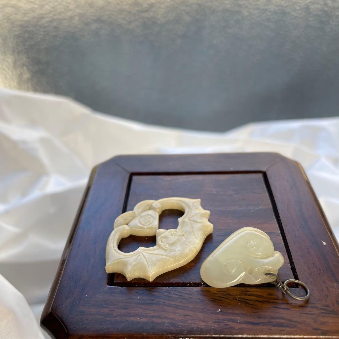 砡　砡石　玉　中国　China アンティーク　骨董　蝙蝠　手彫り　ペンダント　石