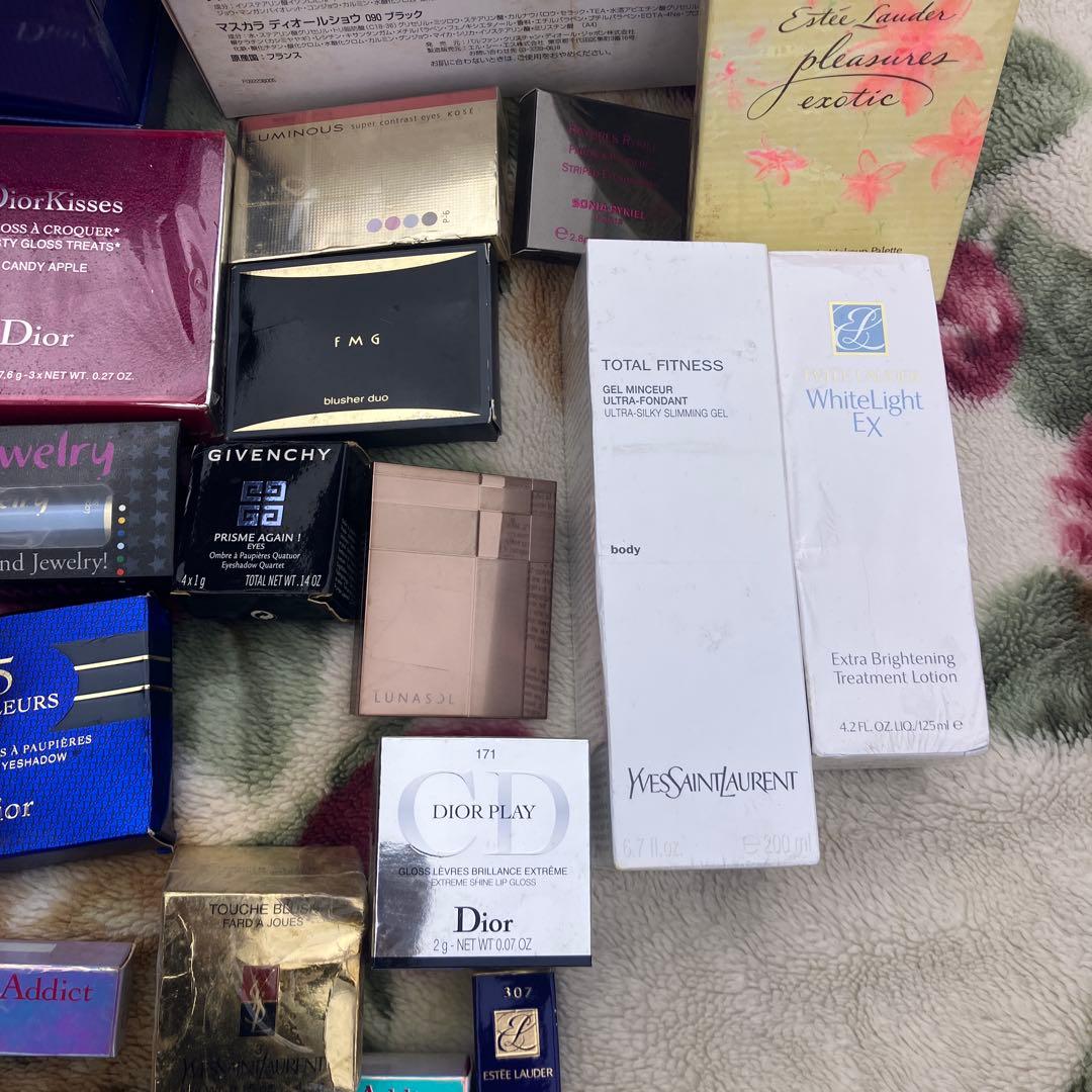 V*a様 化粧品まとめ売り　ブランド　Dior イブサンローラン