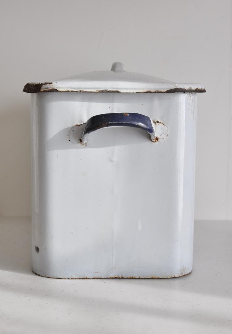 イギリスアンティーク　ホーローブレッド缶　シャビー　ビンテージ　蚤の市