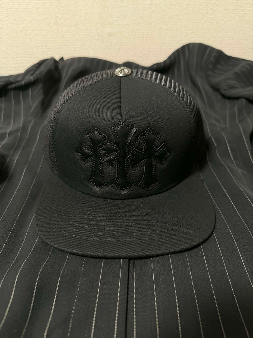 CHROME HEARTS ブラック トラッカーキャップ