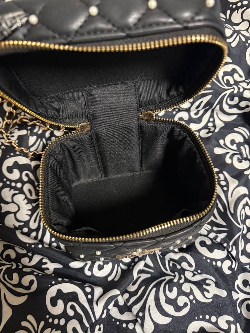 Darich キルティング パール スクエア ミニバッグ BLK