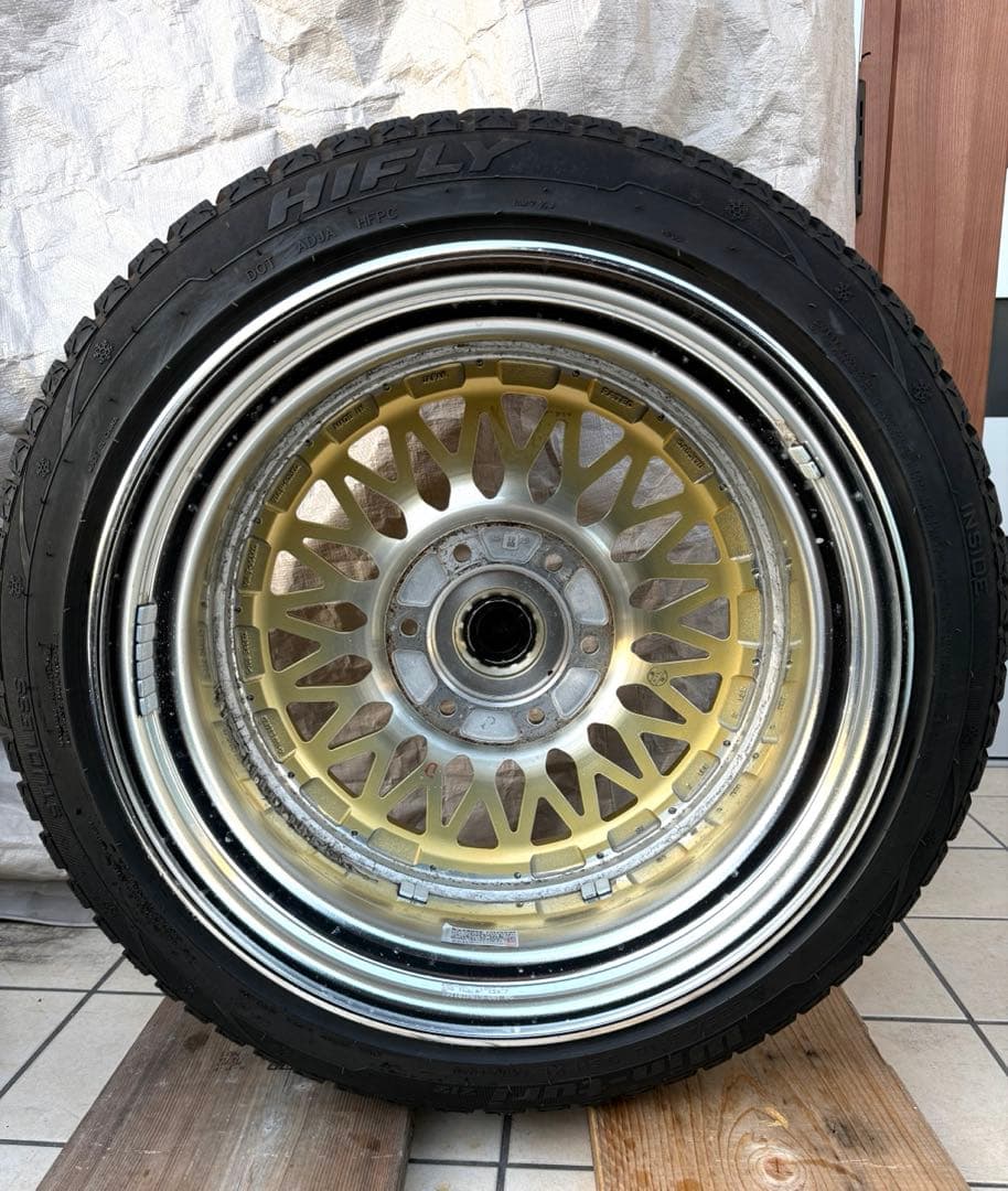 J*J様 ハイエース　ESSEX ENCM 18インチ　スタッドレス