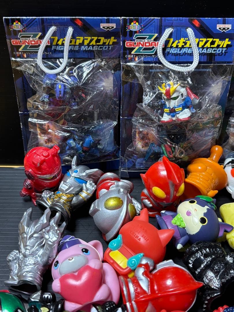 デジモン　ウルトラマン　怪獣　他　キャラクター　指人形　マスコット　セット