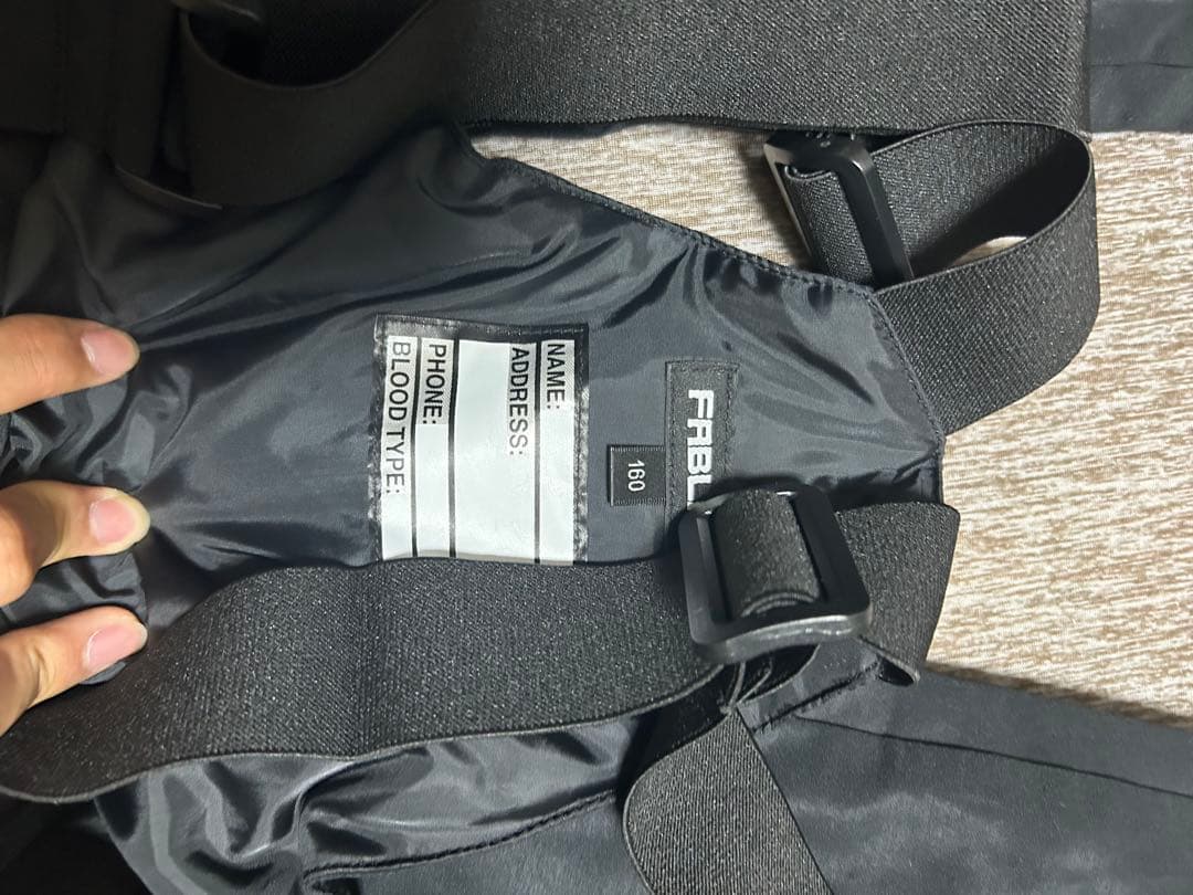 子ども用スノーボードウェア　上下セット×2