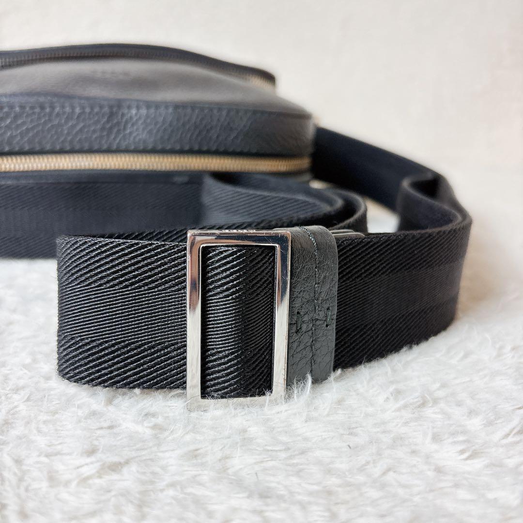 HUGO BOSS レポーターバッグ ショルダーバッグ レザー エンボスロゴ