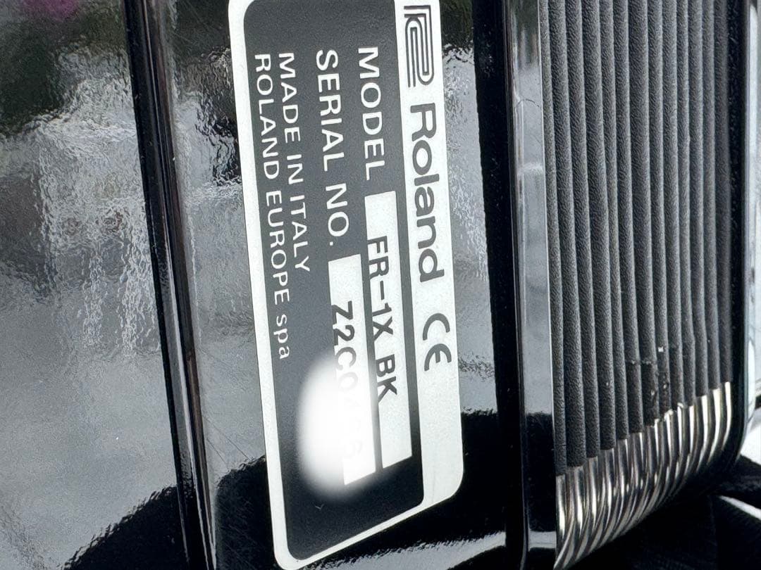 M*郎様 Roland V-Accordion FR-1X BK Vアコーディオ