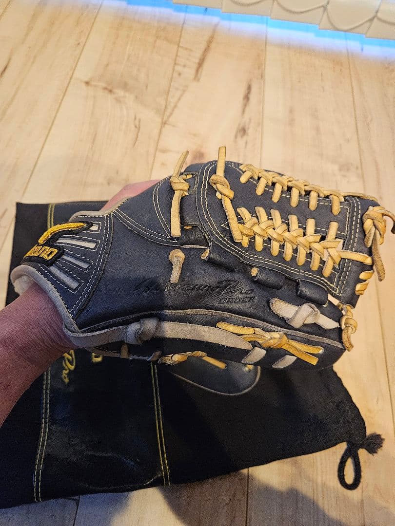 ミズノプロオーダー　軟式内野手　 ネイビー 収納袋付き　サイズ9