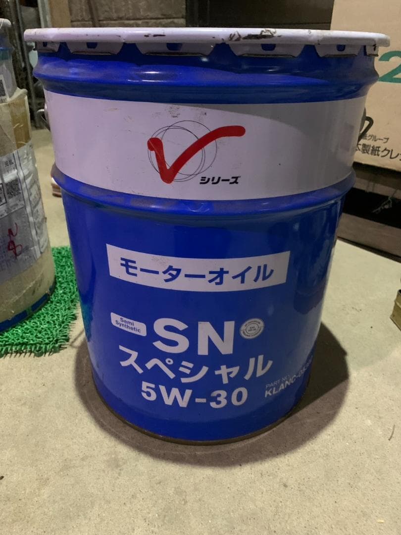 日産純正　エンジンオイル　5W-30