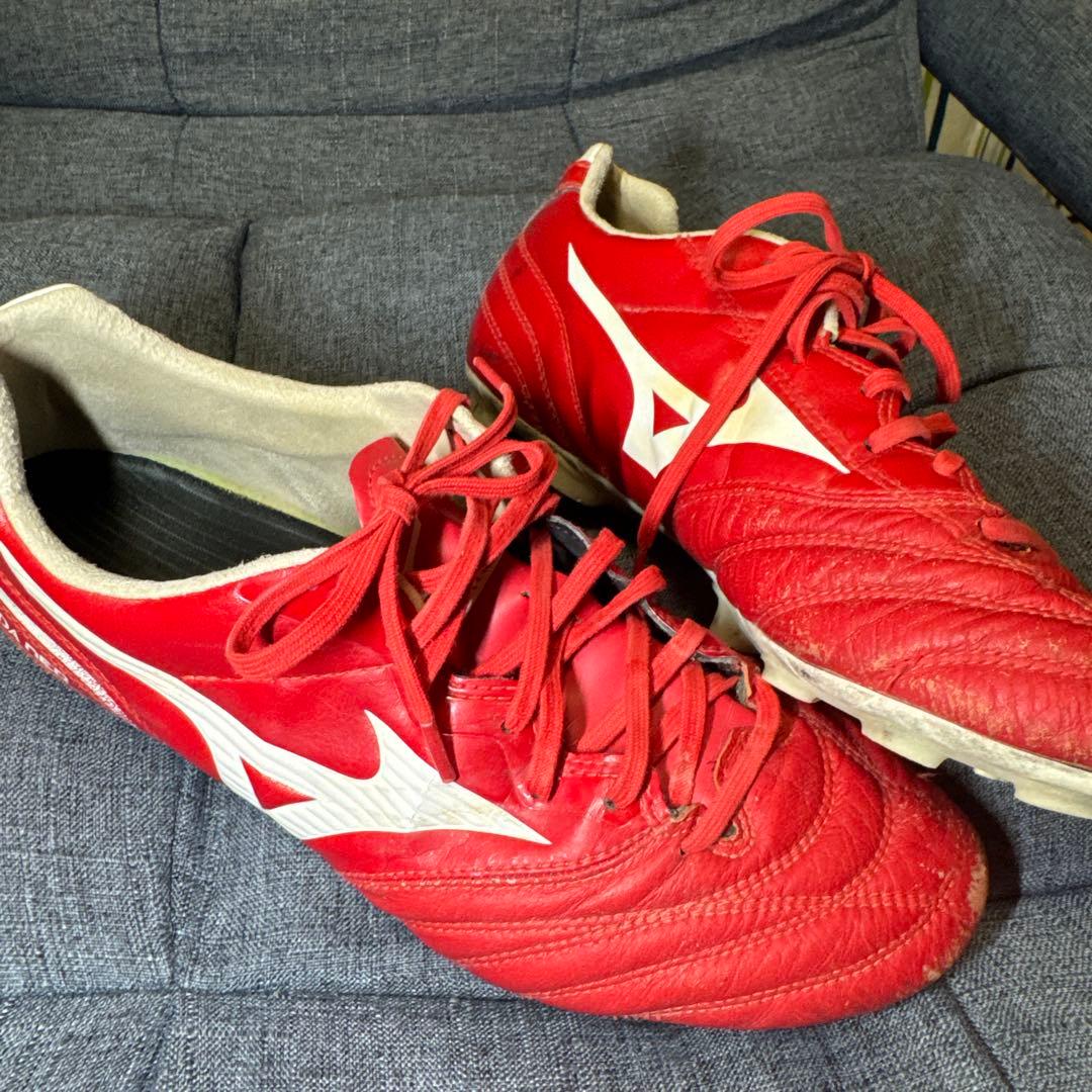 Mizuno Morelia Neo レッドサッカーシューズ