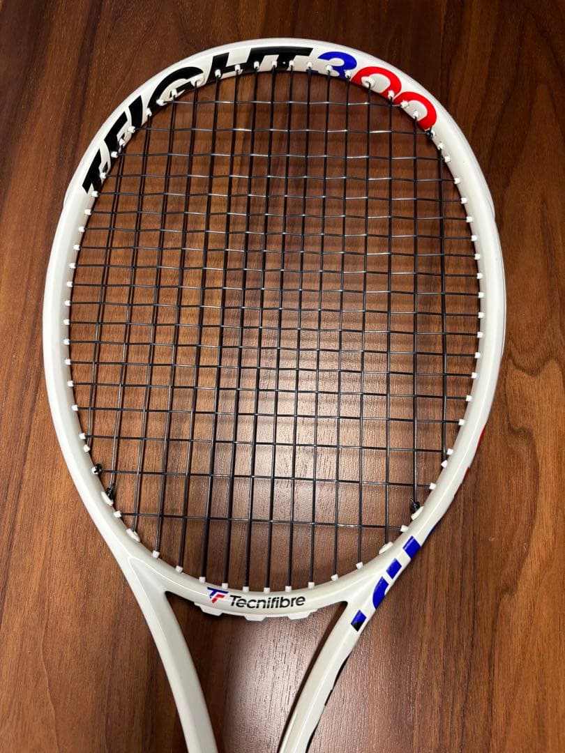 テクニファイバーT-fight300 98 Isoflexグリップ2 300g