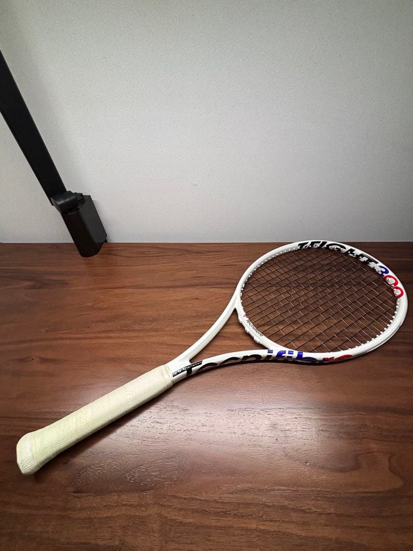 テクニファイバーT-fight300 98 Isoflexグリップ2 300g