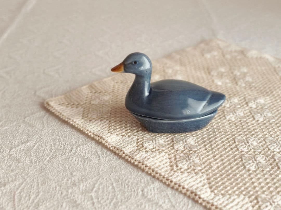 * vintage pot ୨୧ * 蒼い鳥の mini テリーヌポット