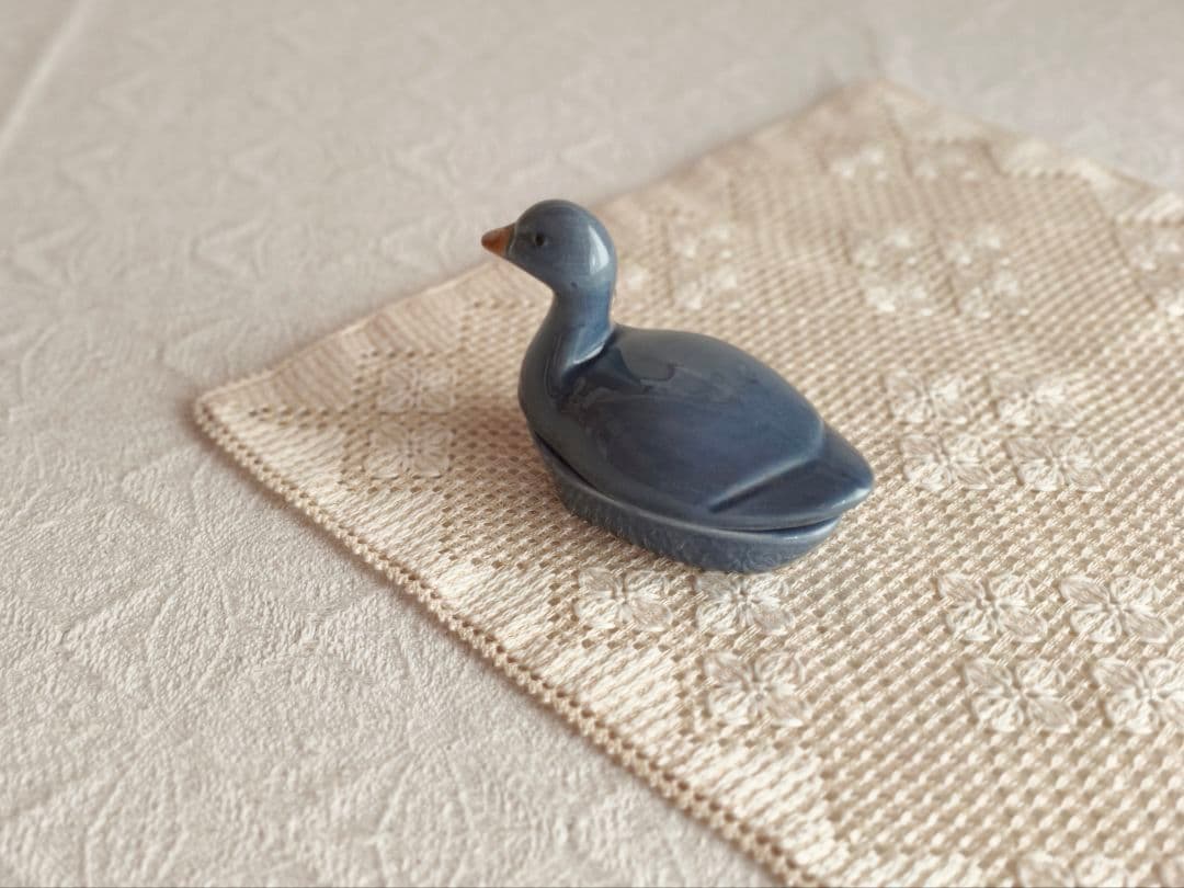 * vintage pot ୨୧ * 蒼い鳥の mini テリーヌポット