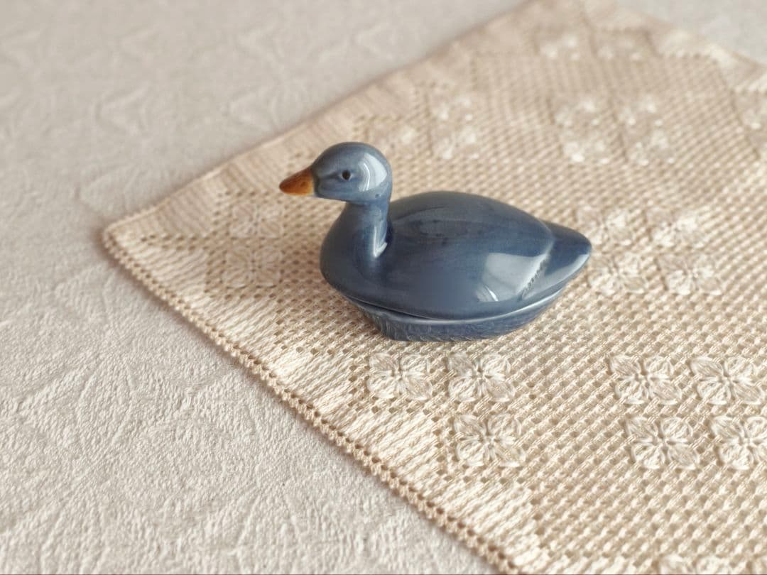 * vintage pot ୨୧ * 蒼い鳥の mini テリーヌポット