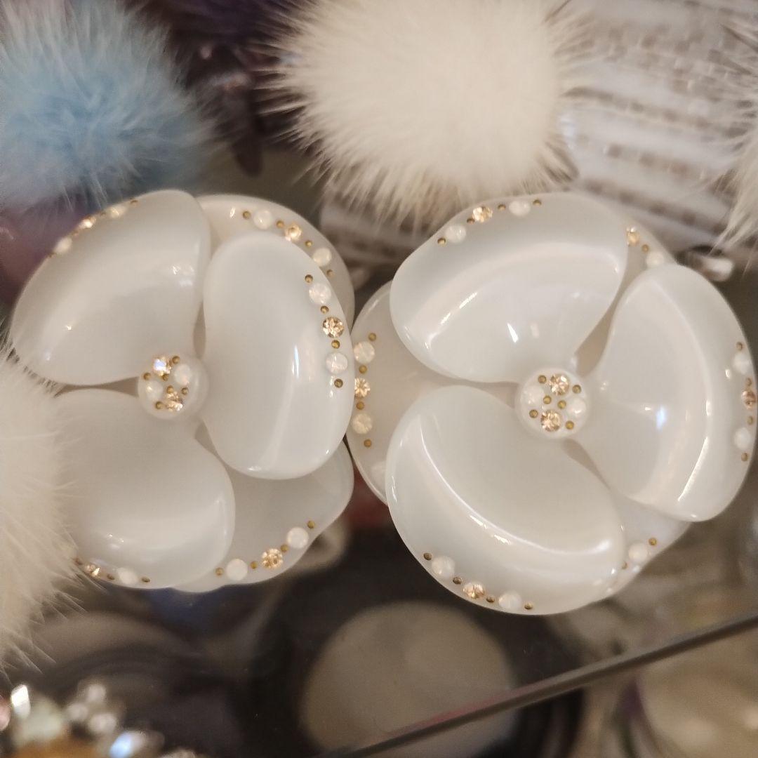 ②ー2 激レアな➠➠アレクサンドルドゥパリホワイトスワロフスキー双子カメリア