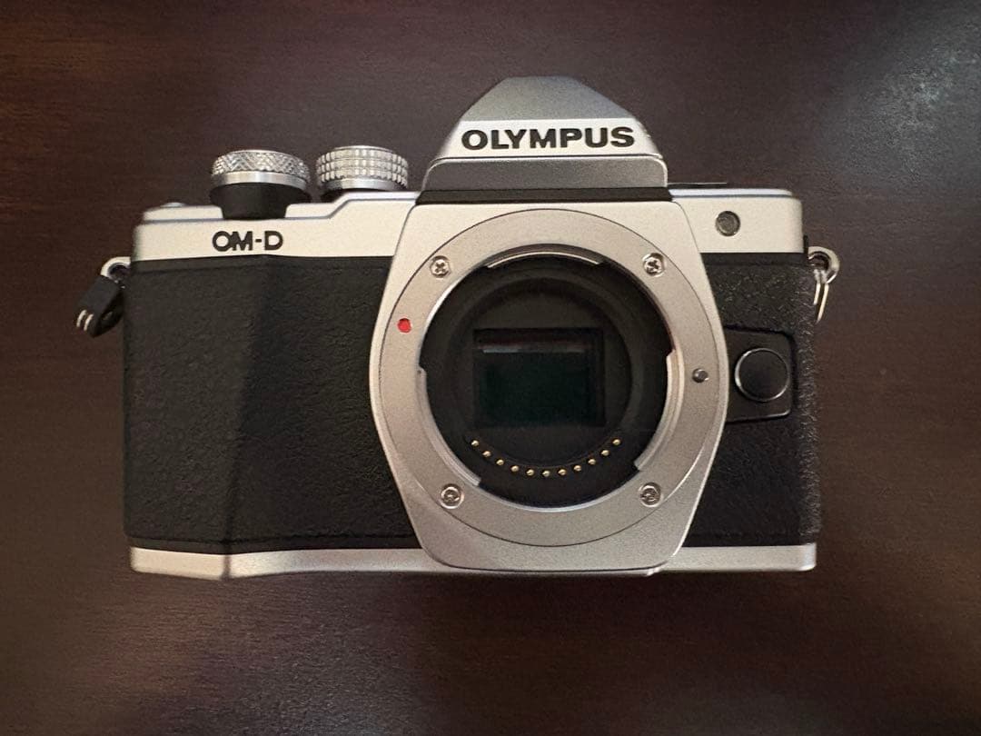 OLYMPUS OM-D E-M10 Mark II EZレンズキット