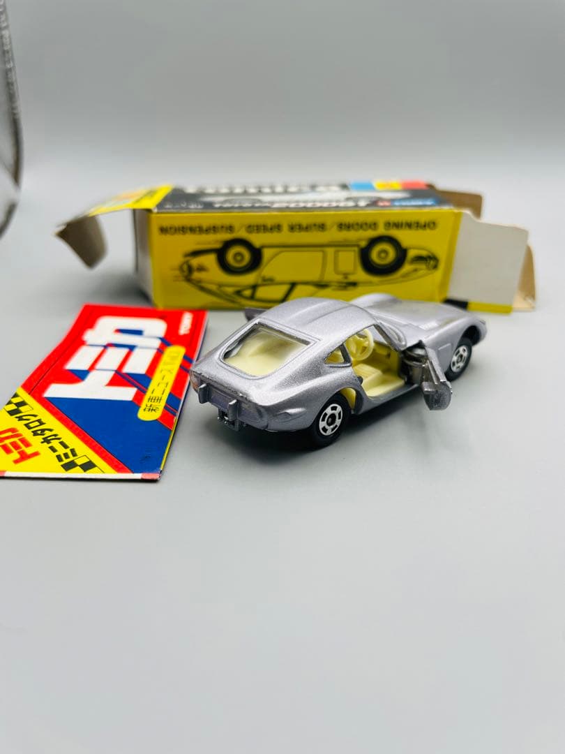 トミカ　黒箱　5 トヨタ2000GT ミニカタログ付