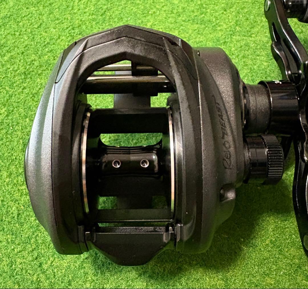 アブガルシア レボビースト40-HS 右ハンドル