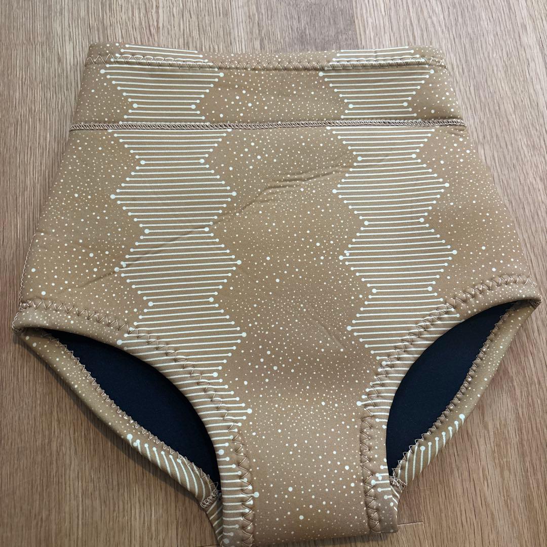 【未使用】ALAMウェットパンツ　gekkeiju bottom