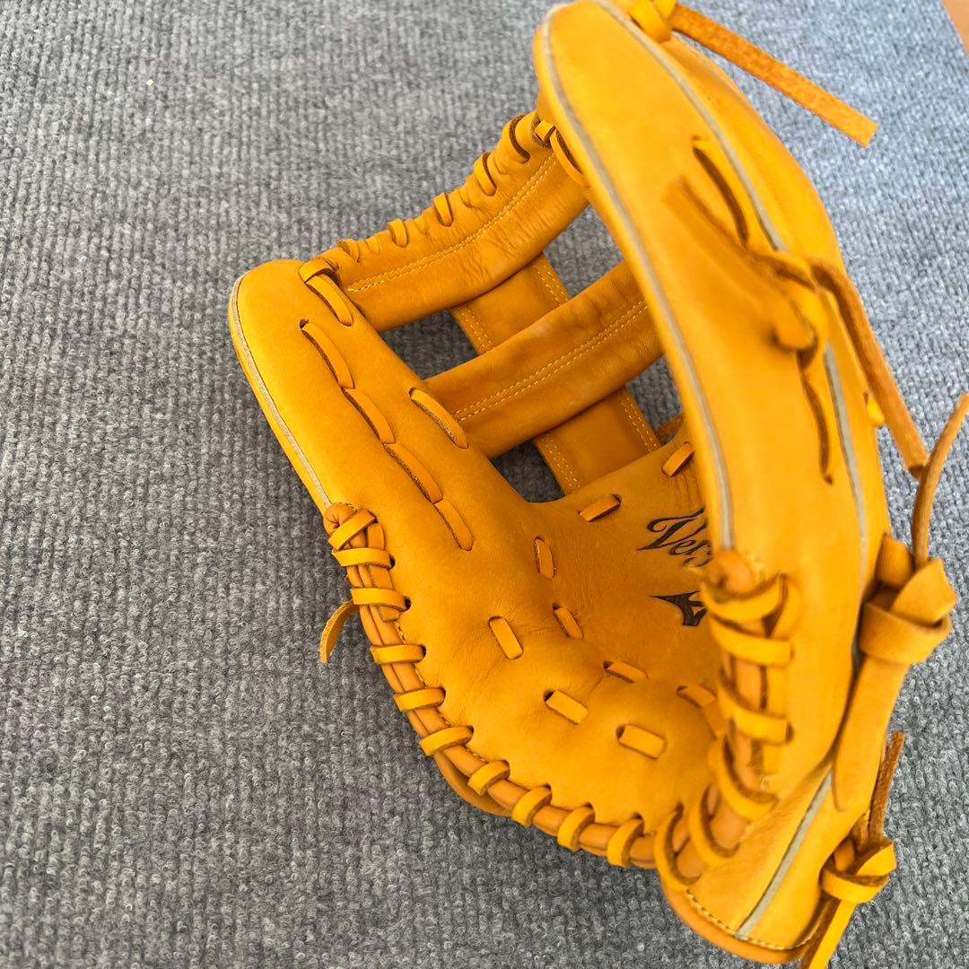Mizuno ソフトボールグローブ 軟式 イエロー　右投げ用