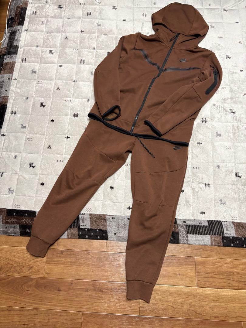 NIKE ナイキ　テックフリース