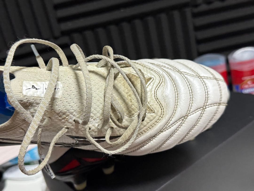 ミズノモレリア4βサッカーシューズ・スパイク ホワイト/レッド 日本製