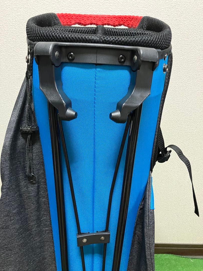 オークリー　スタンド式キャディバッグ