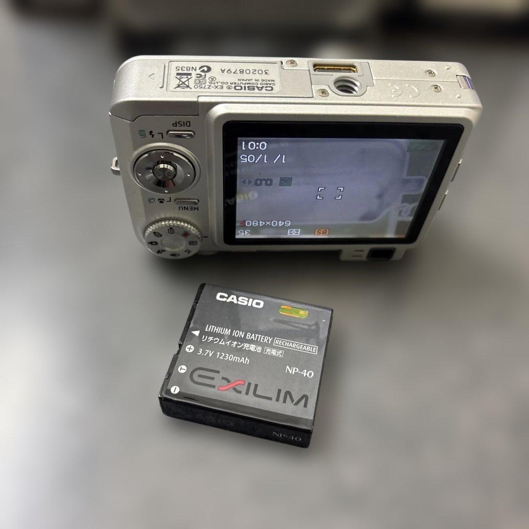 CASIO EXILIM EX-Z750 コンパクトデジタルカメラ