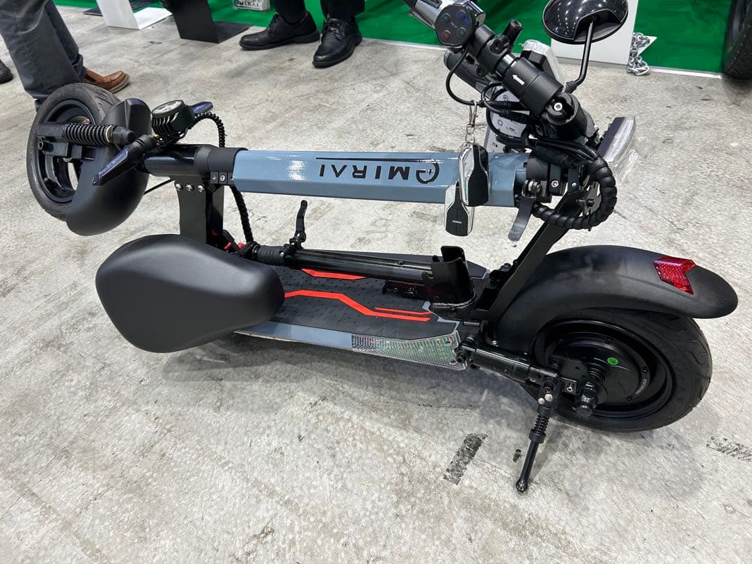 日本製EVスクーター　ベンツグレー　サドル付き　新品展示品一台限定最大5年保証