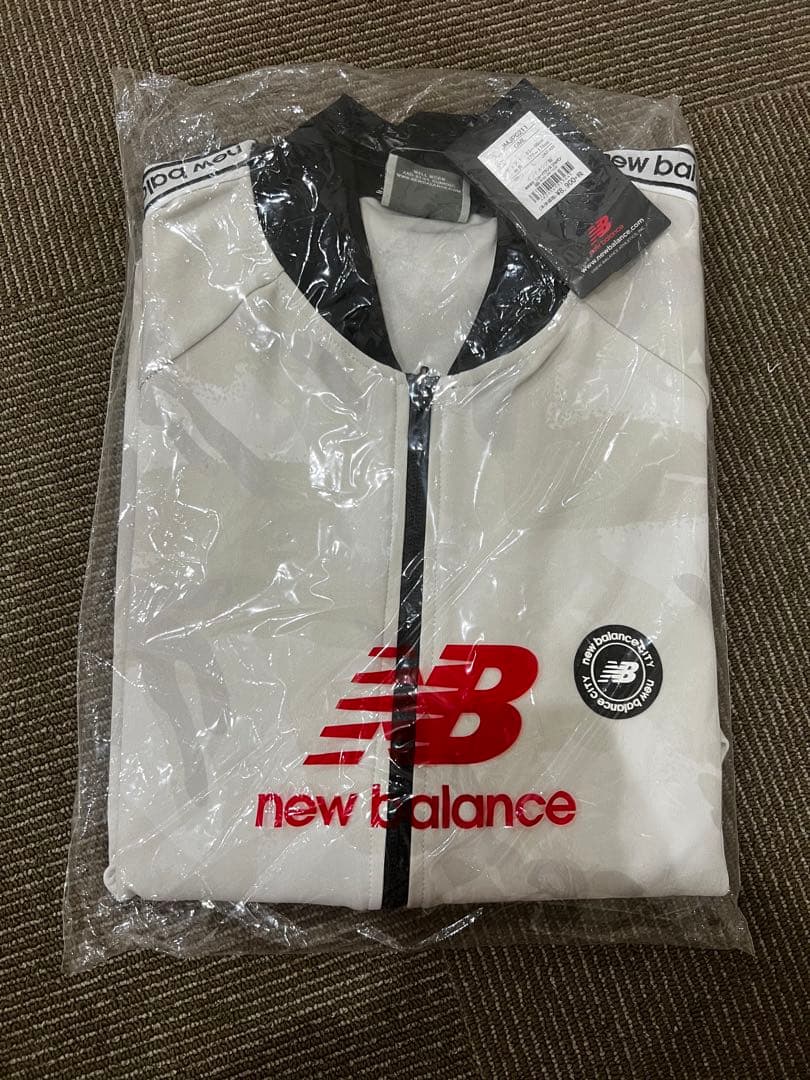 ニューバランス　ウォームアップ トラックジャケット/スポーツウェア　完売品