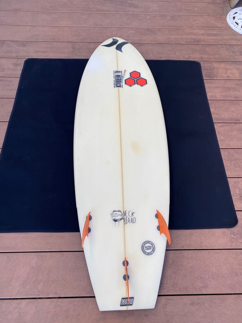 アルメリック ネックベアード2 5’8 チョップドテール AM2フィン付き