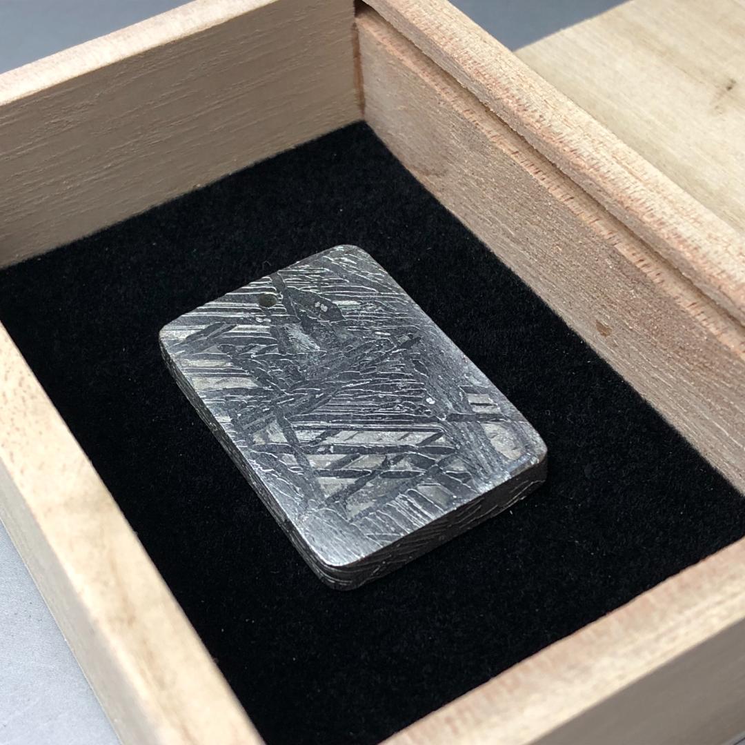 隕石 鉄隕石　アルタイ隕石　ペンダントトップ　ナチュラル　原石　重さ約42g