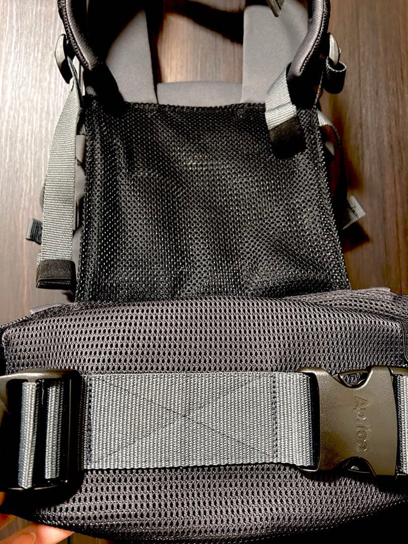 美品 ラクリス 抱っこ紐 赤ちゃん アップリカ ダークグレー